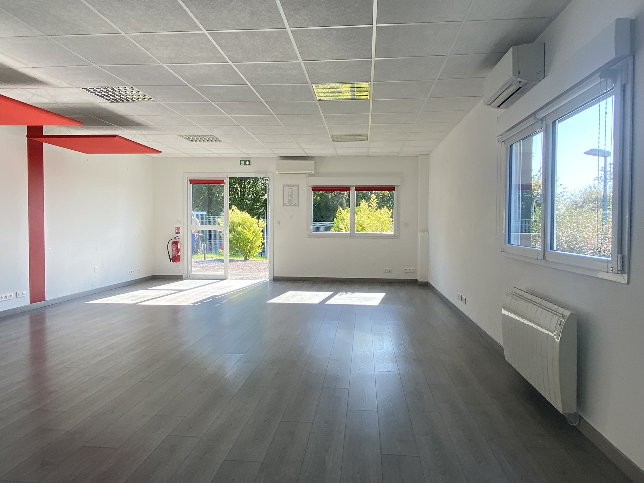 Bureaux 137m² – Murs erigne