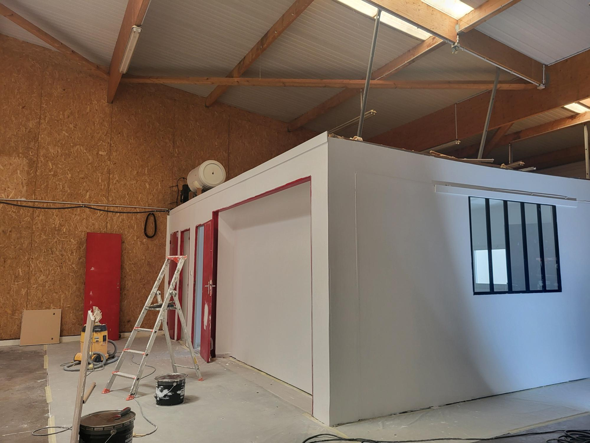 Local D&rsquo;activité 178m² – Les ponts de ce
