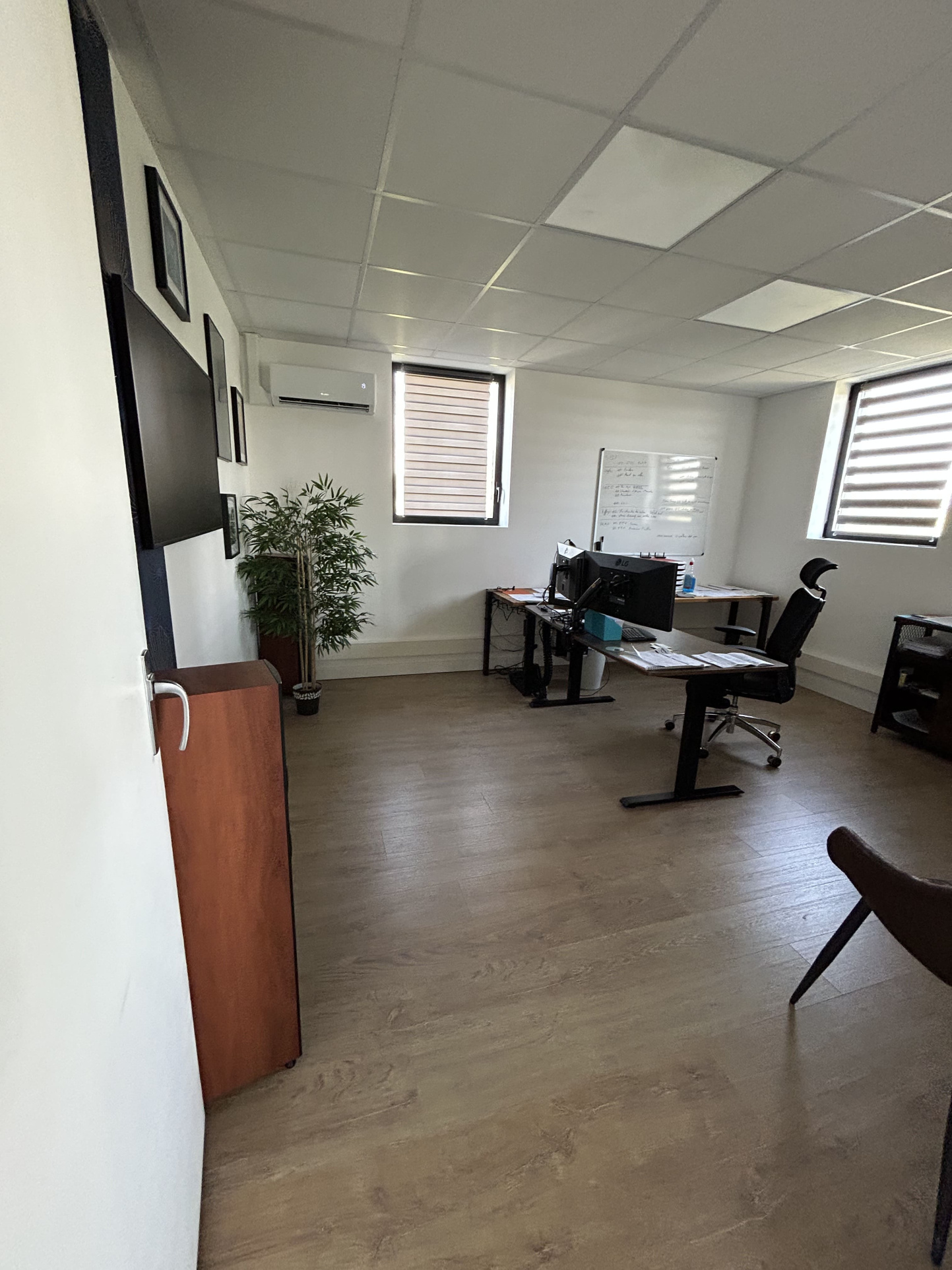 Bureaux 168m² – Les ponts de ce Bureaux 168m² – Les ponts de ce