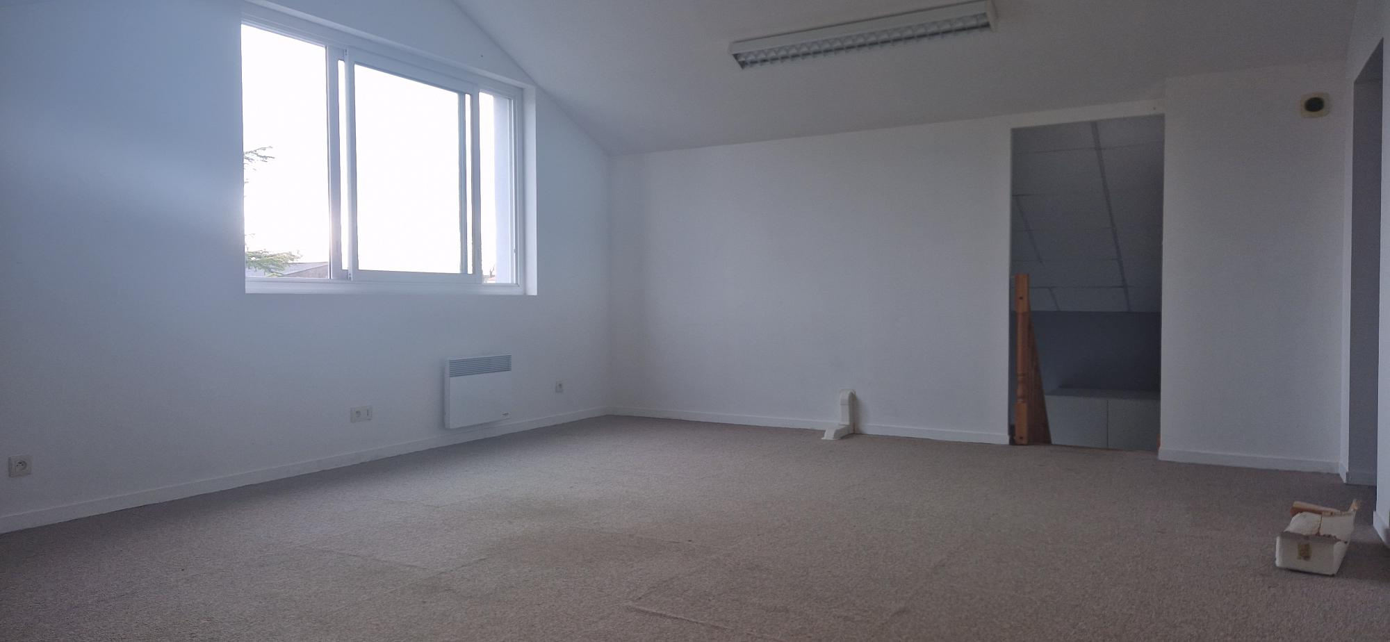 Local Commercial 150m² – La tessoualle