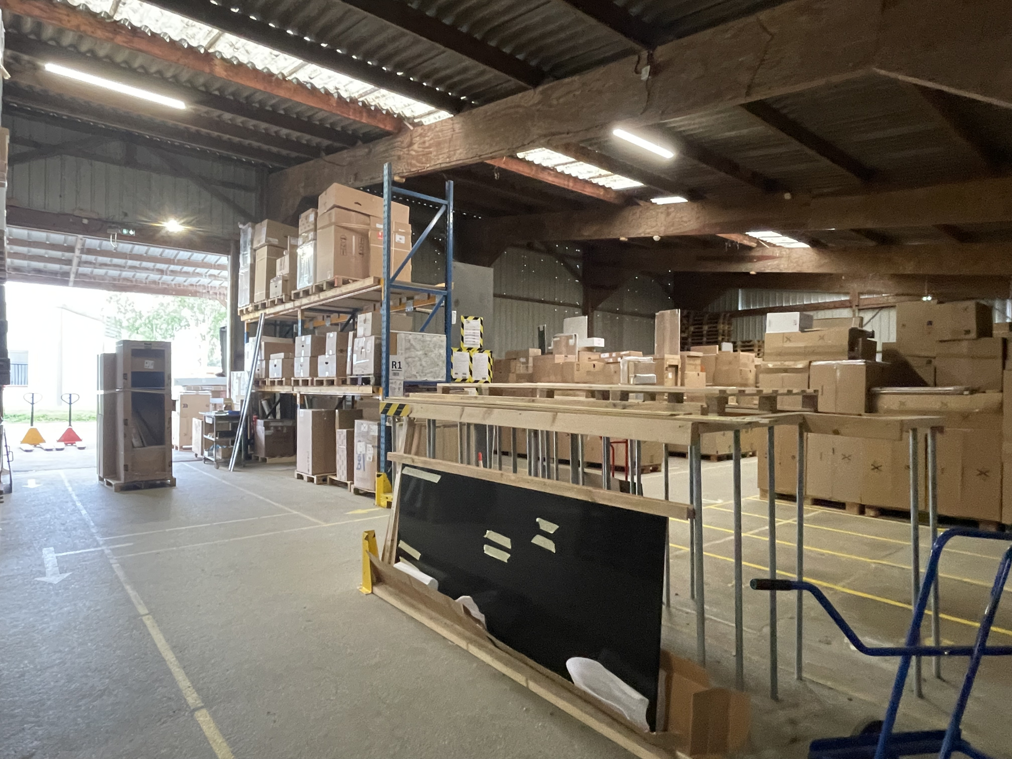 Local D&rsquo;activité 913m² – Beaucouze