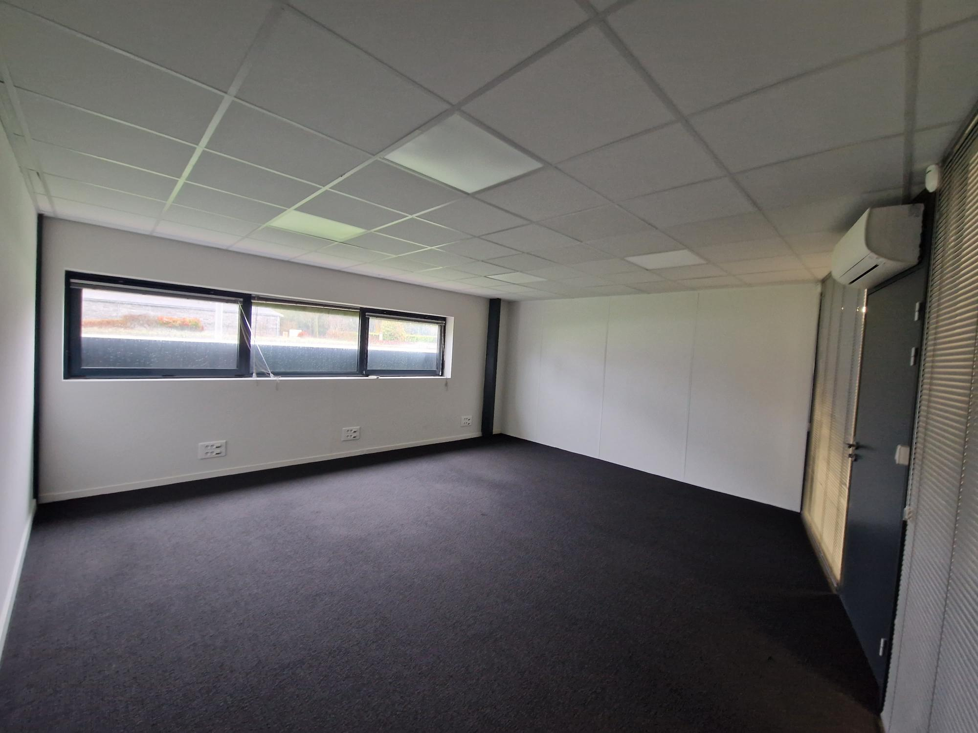 Bureaux 30m² – St barthelemy d anjou Bureaux 30m² – St barthelemy d anjou