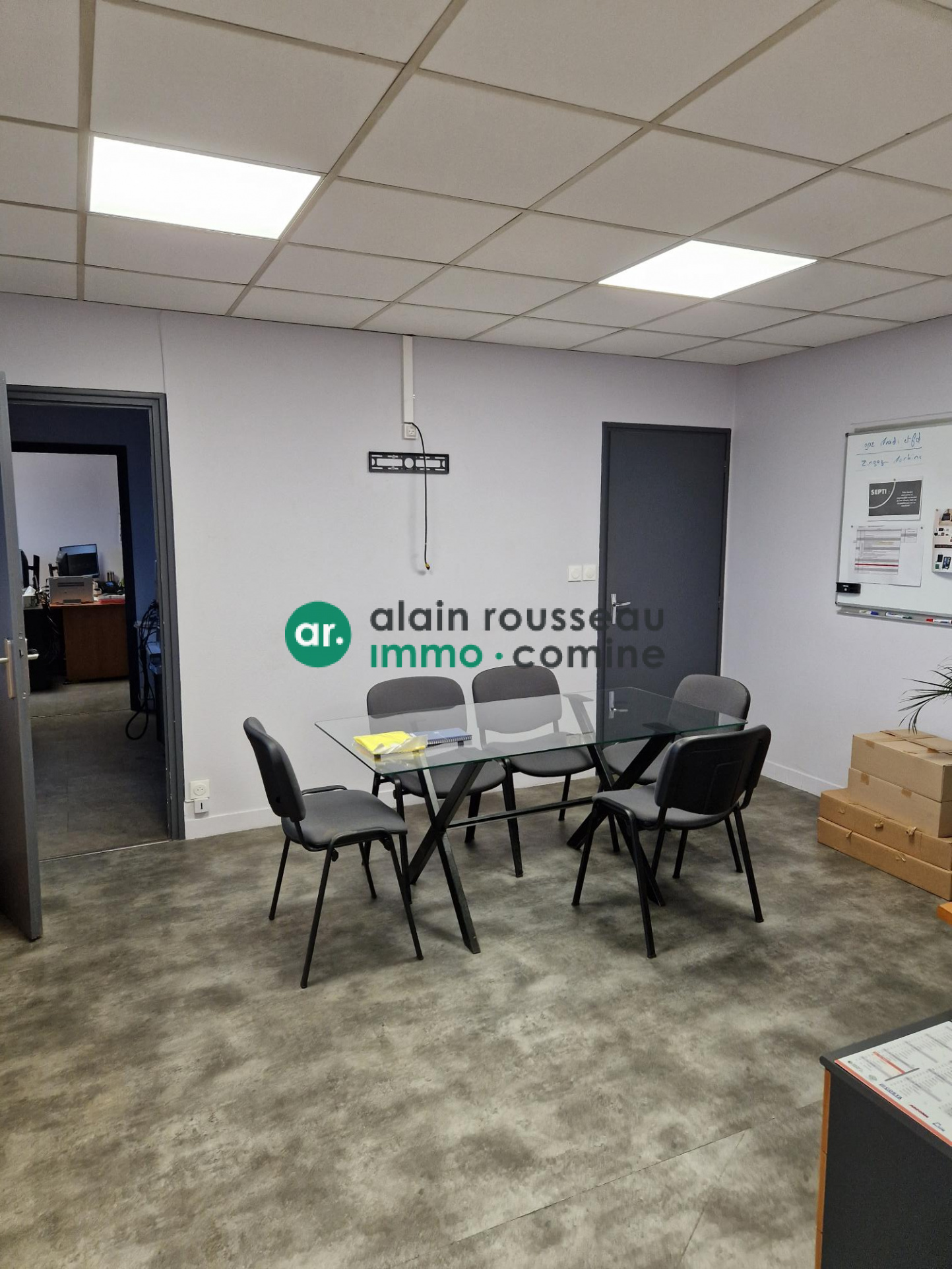 Local Professionnel 563m² – Cholet