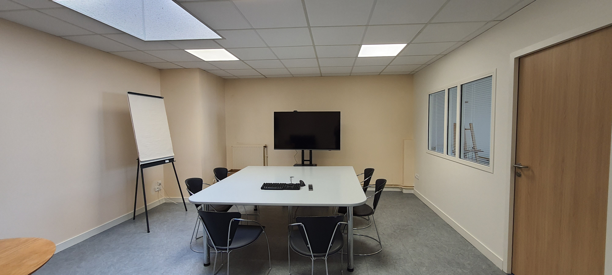 Bureaux 65m² – Beaucouze Bureaux 65m² – Beaucouze