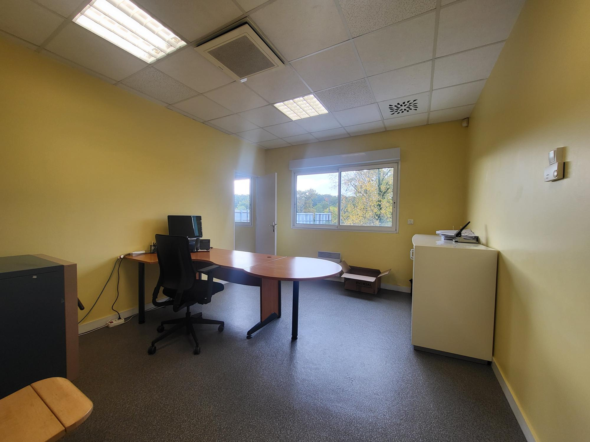 Bureaux 100m² – St barthelemy d anjou