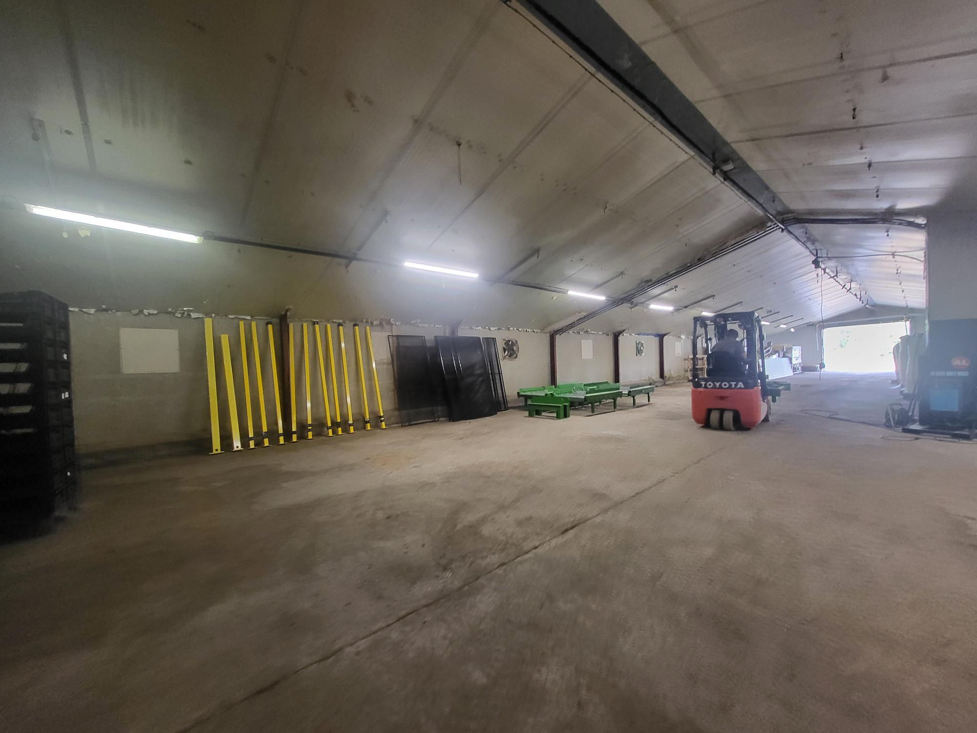 Entrepôt 1700m² – La possonniere