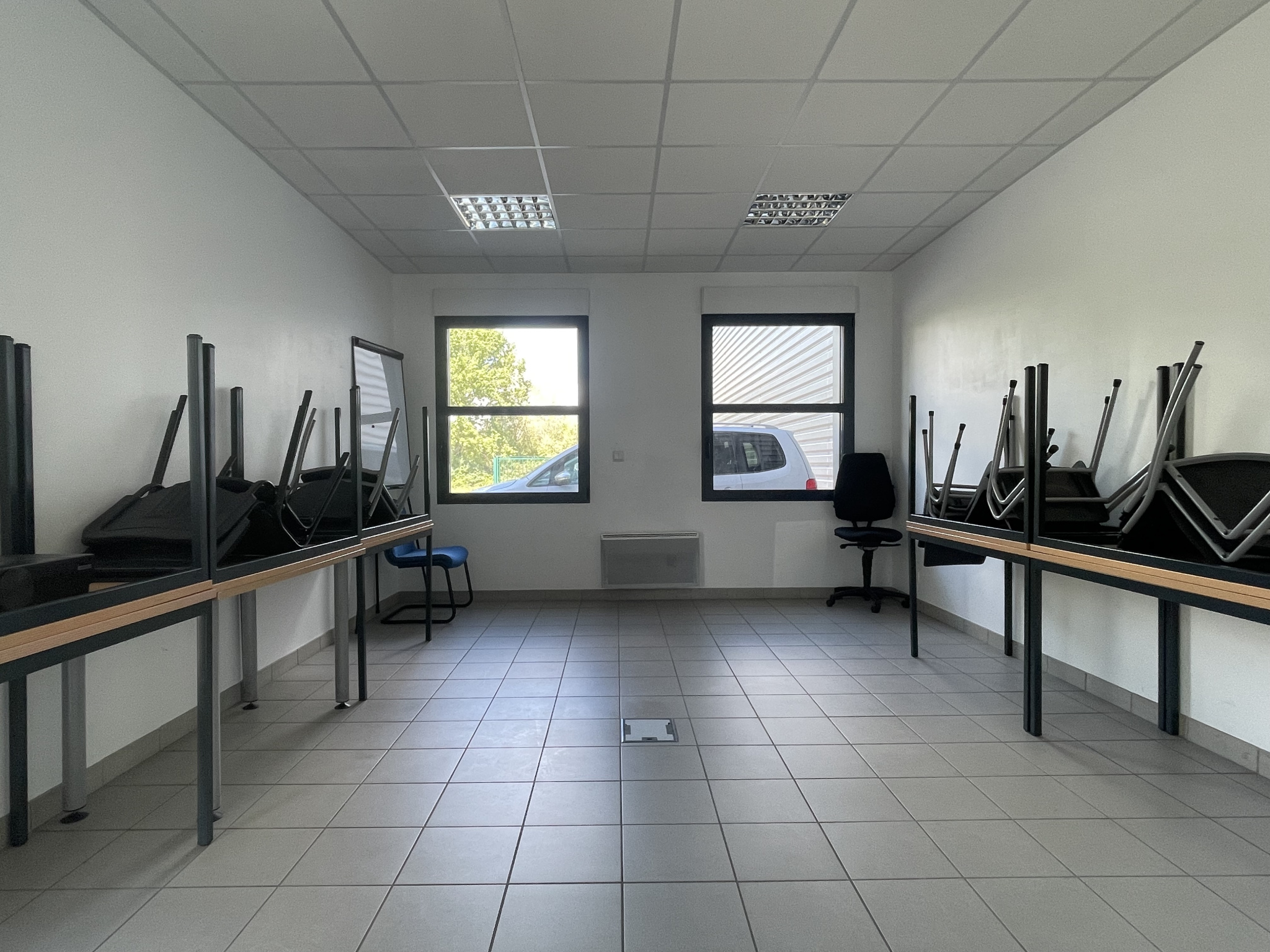 Local D&rsquo;activité 2421m² – Trelaze