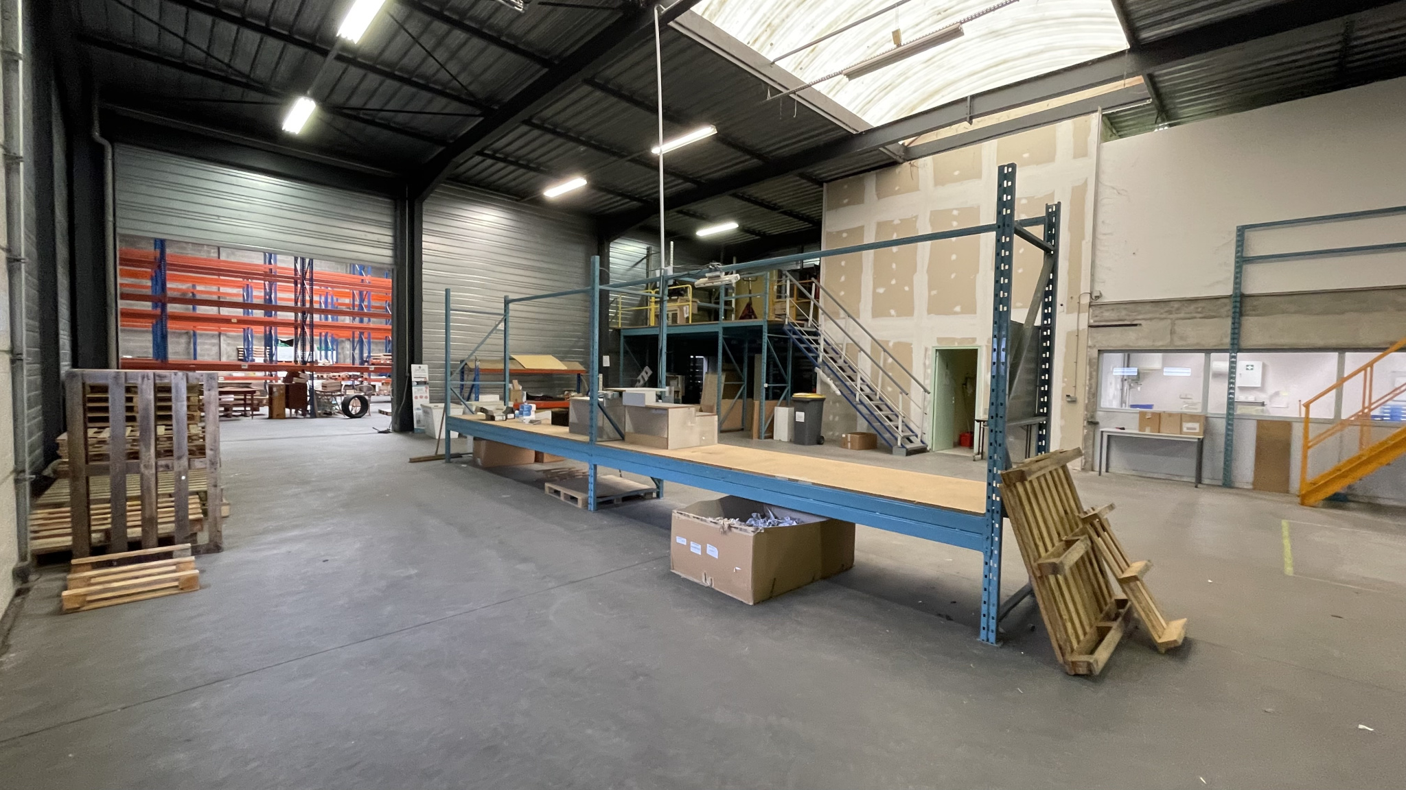 Local D&rsquo;activité 1200m² – Tierce