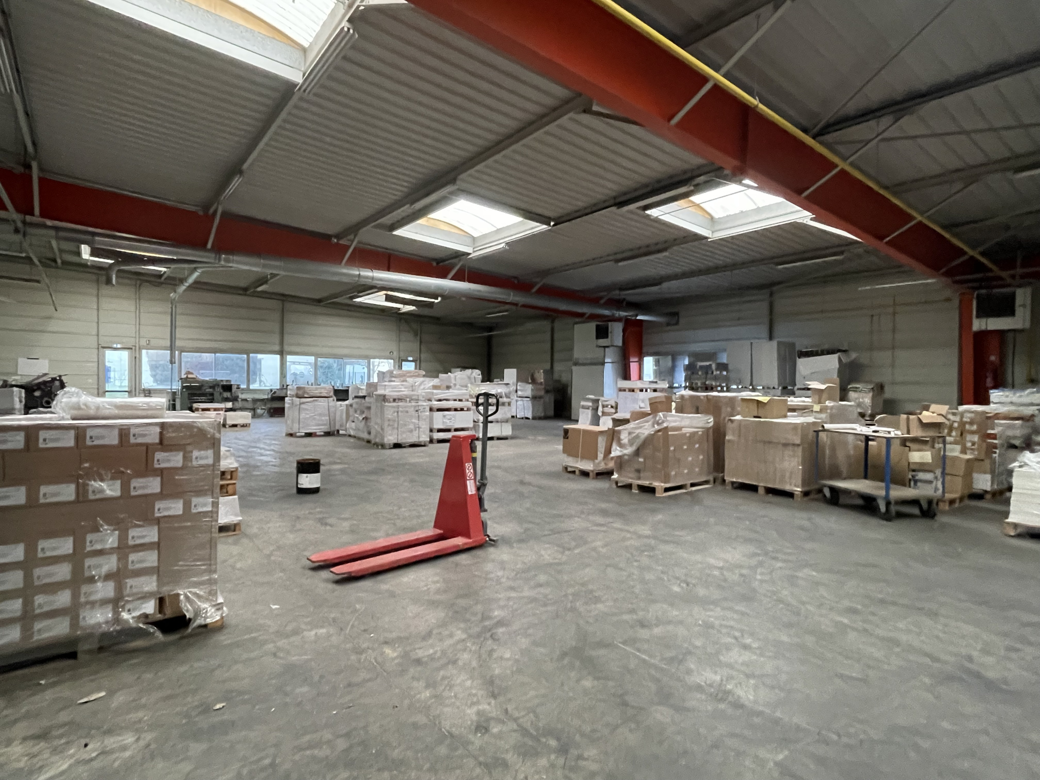 Local D&rsquo;activité 1330m² – Beaucouze