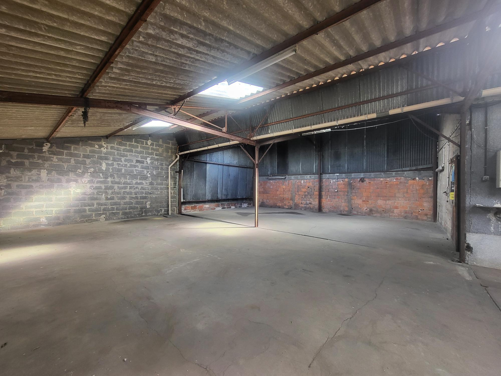 Local D’activité 210m² – Angers Local D’activité 210m² – Angers