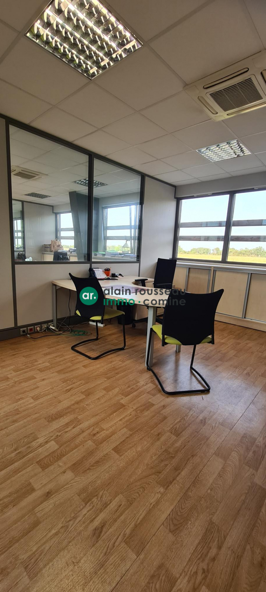 Bureaux 289m² – Beaucouze