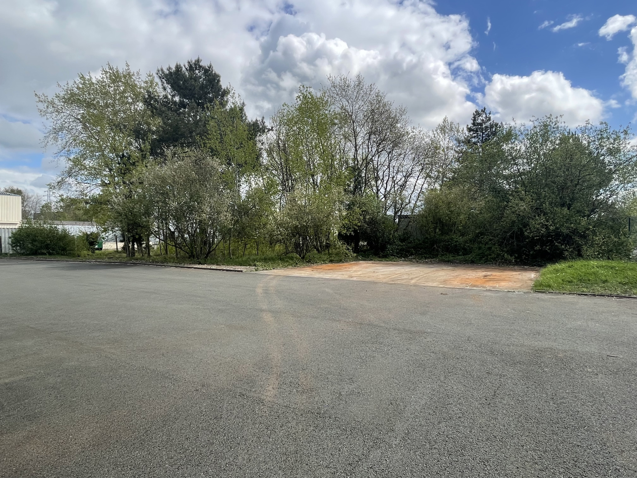 Local D&rsquo;activité 1520m² – Ecouflant