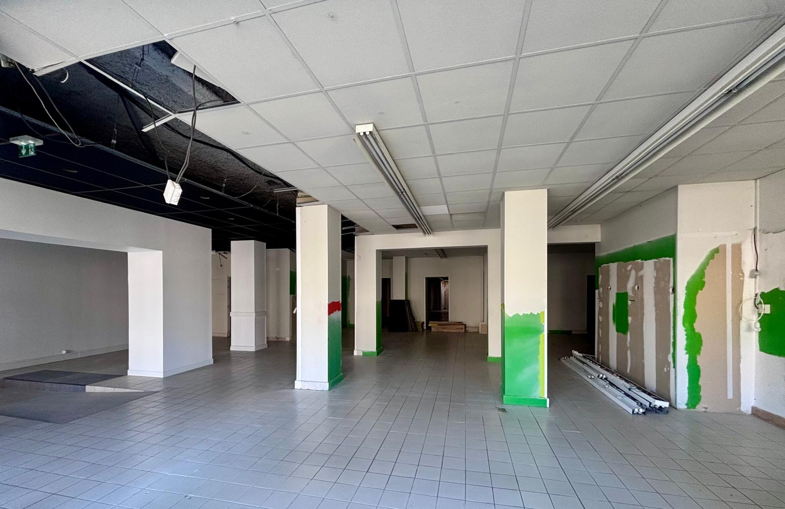 Murs Commerciaux 500m² – Angers