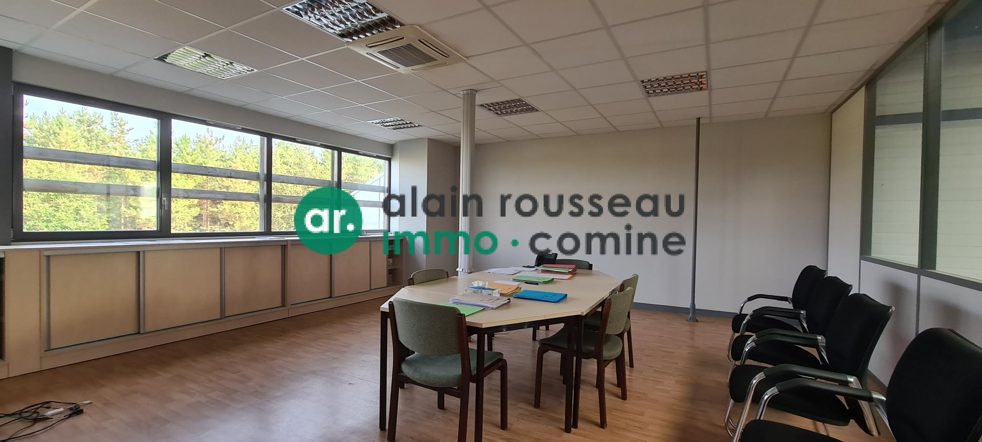 Bureaux 289m² – Beaucouze