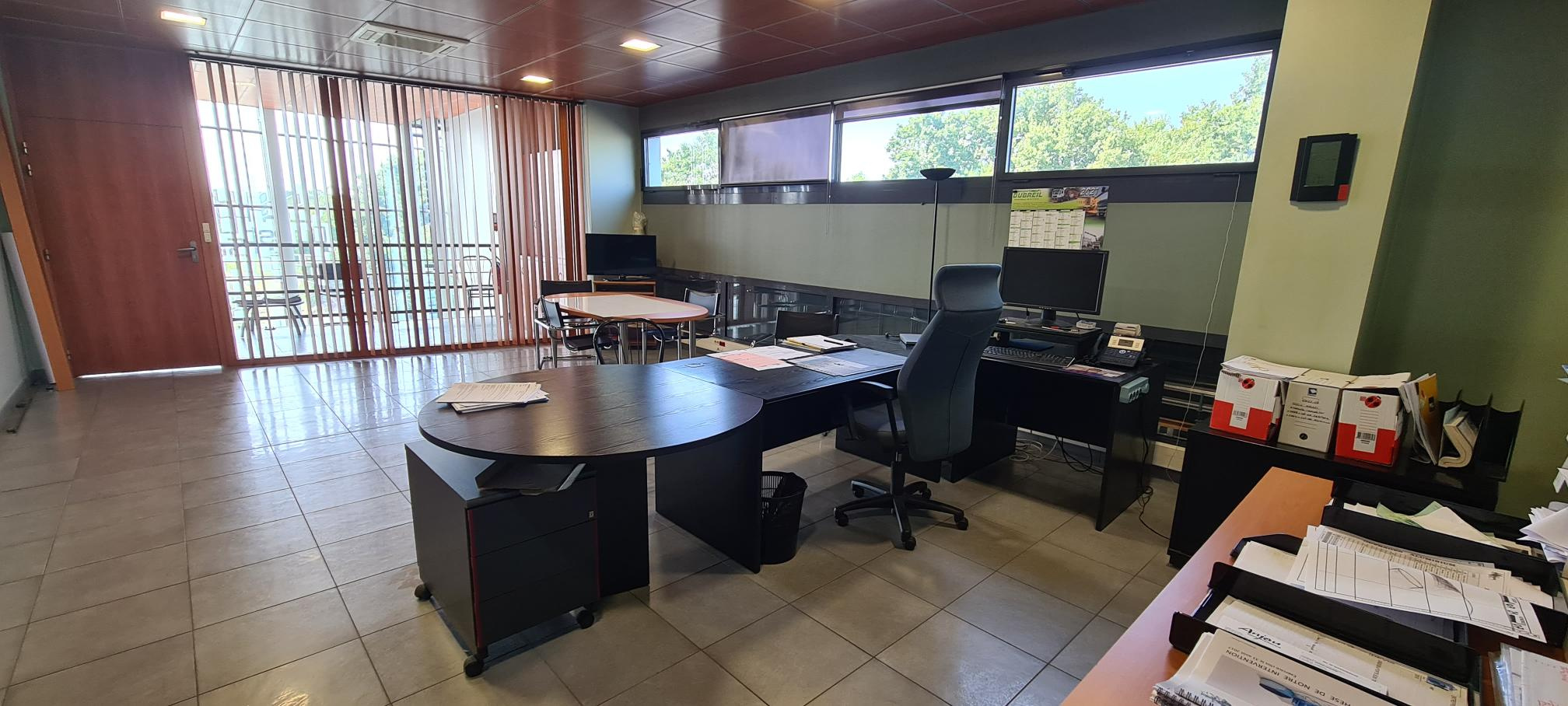 Local D&rsquo;activité 2300m² – Angers