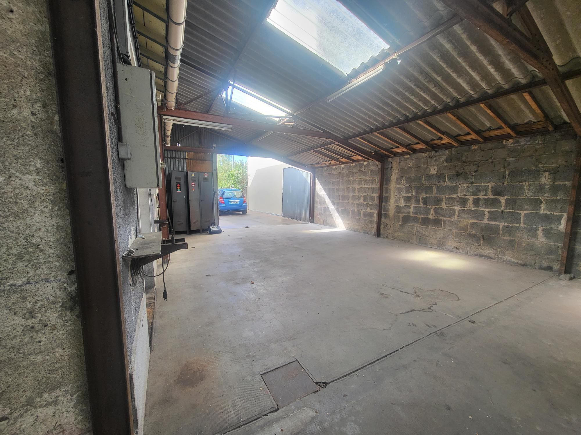 Local D’activité 210m² – Angers Local D’activité 210m² – Angers