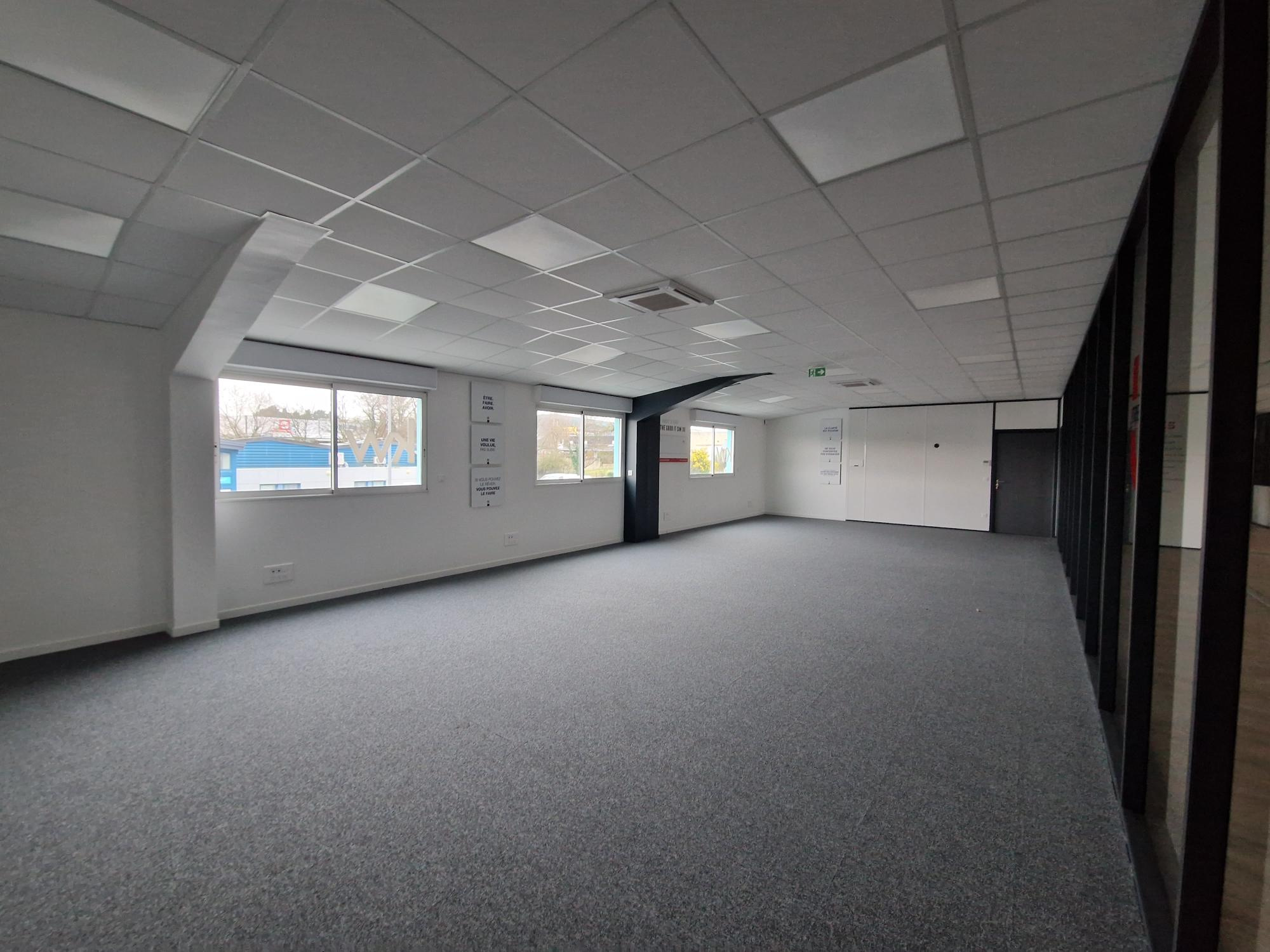 Bureaux 600m² – Beaucouze Bureaux 600m² – Beaucouze