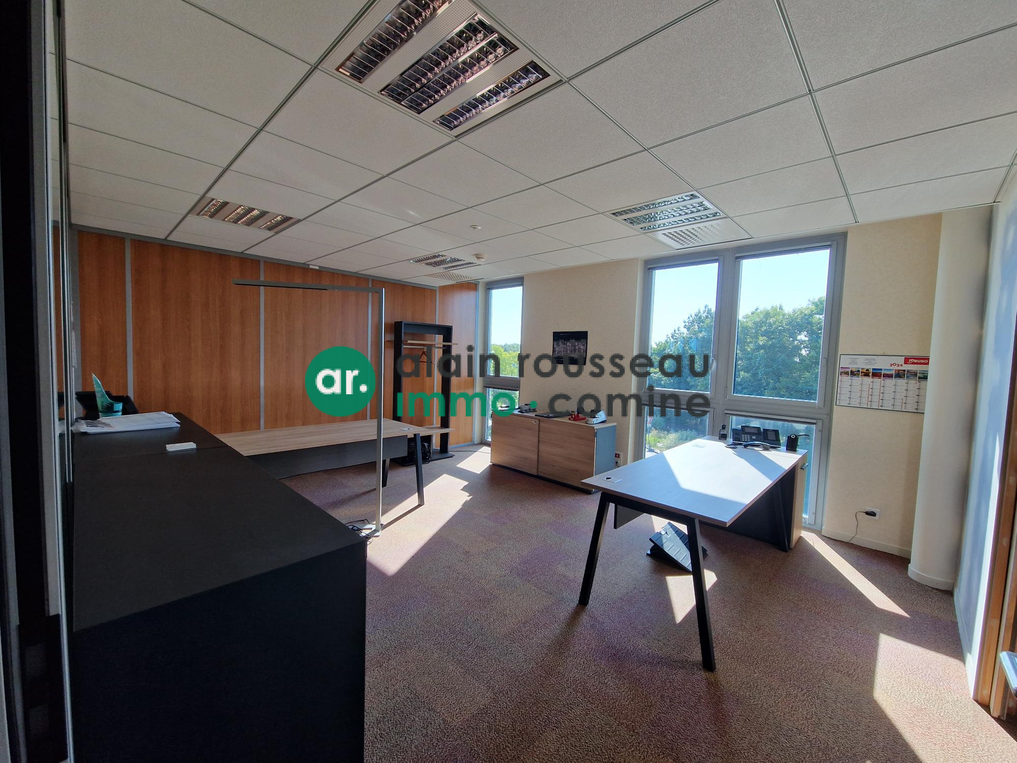 Bureaux 250m² – Beaucouze