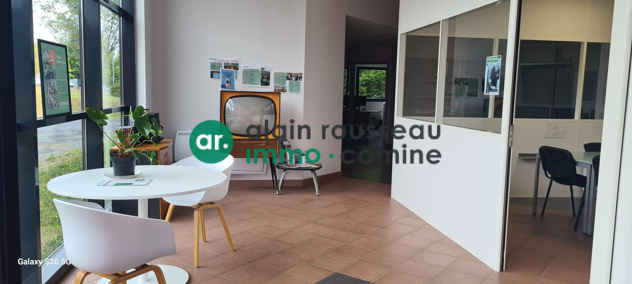 Local D’activité 324m² – Beaucouze