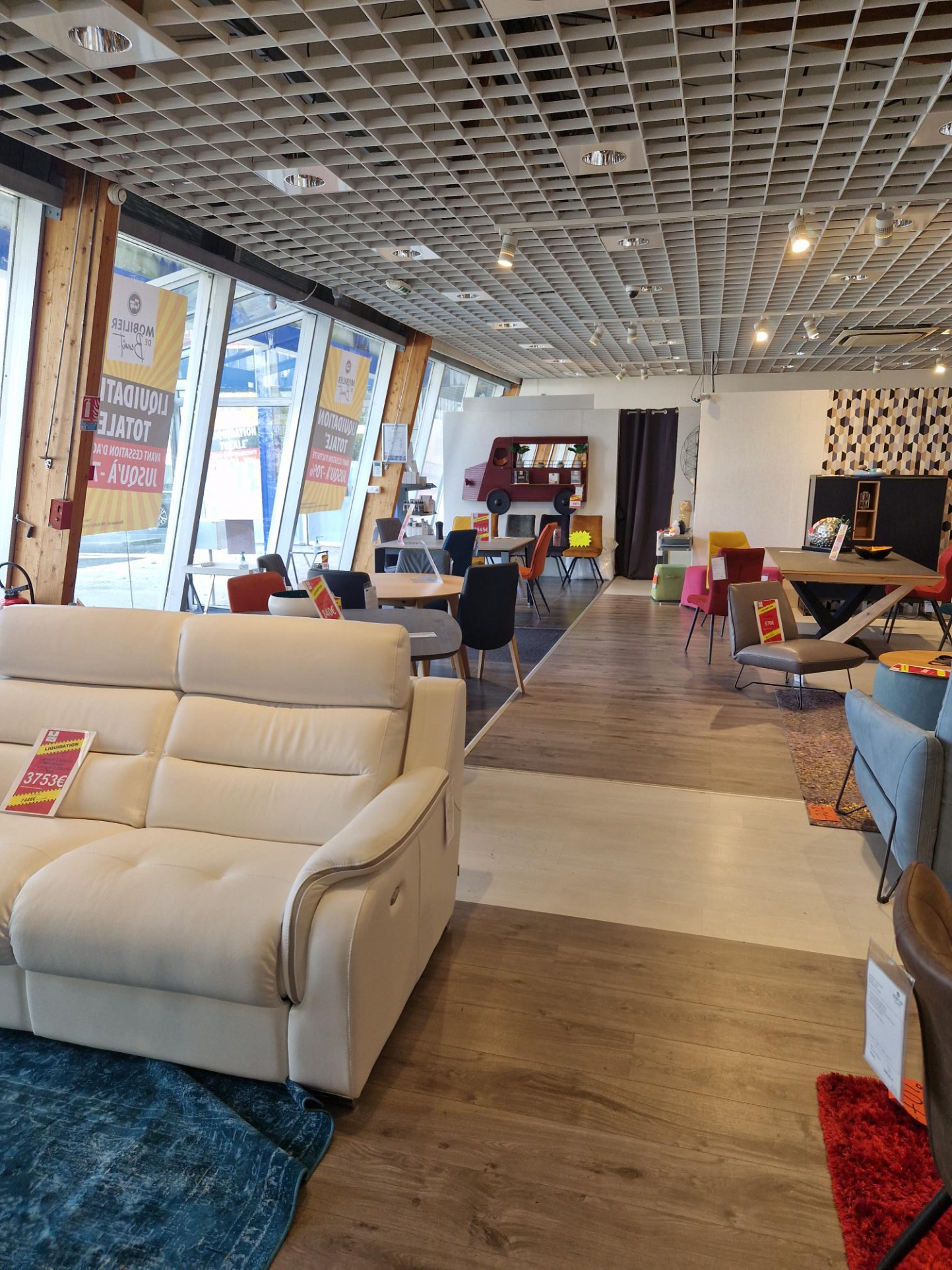 Local Commercial 1725m² – Cholet