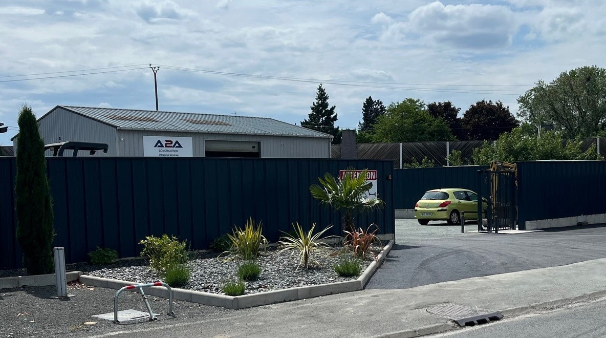 Local D&rsquo;activité 225m² – Les ponts de ce