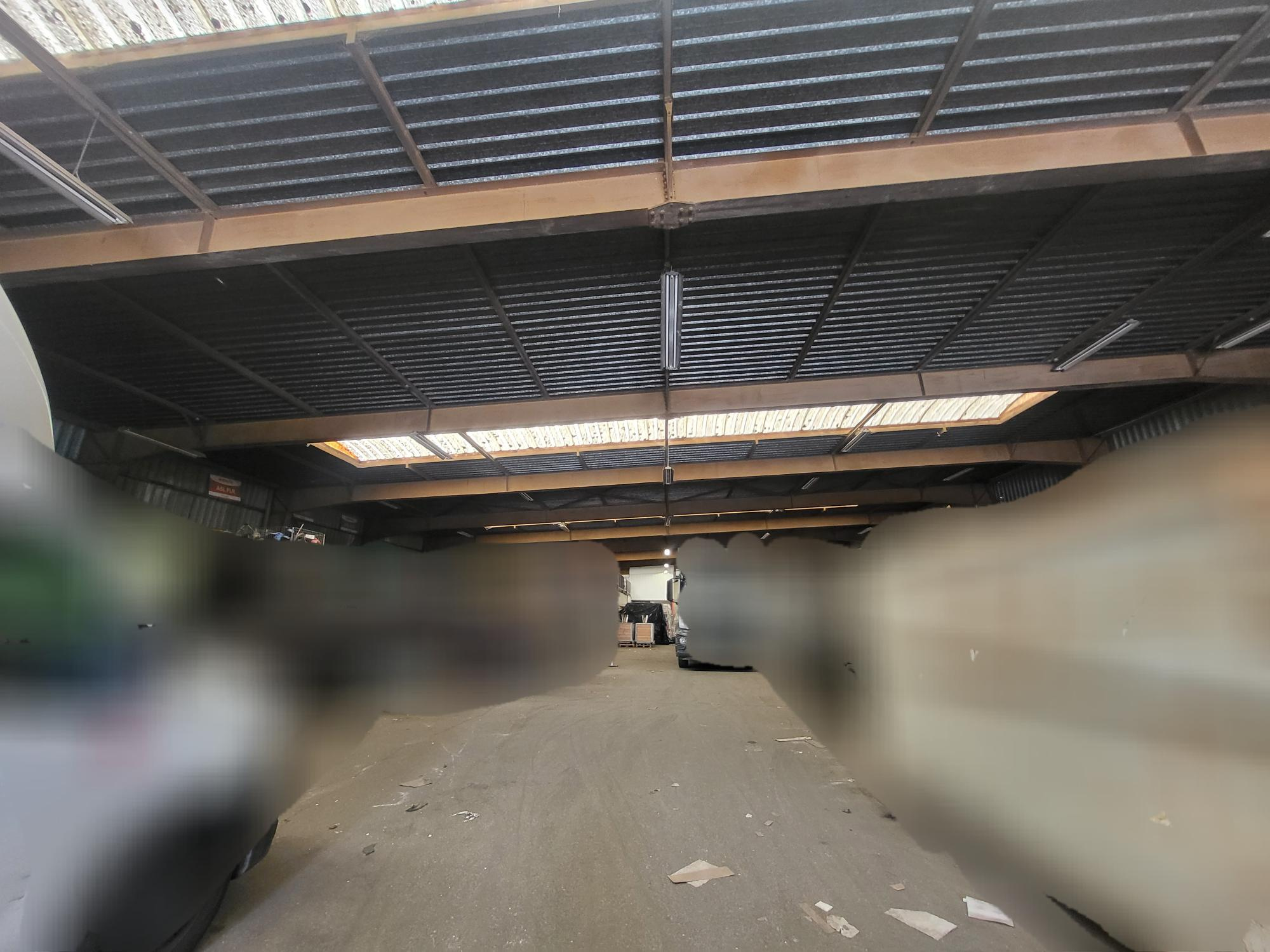 Local D’activité 1850m² – Trelaze