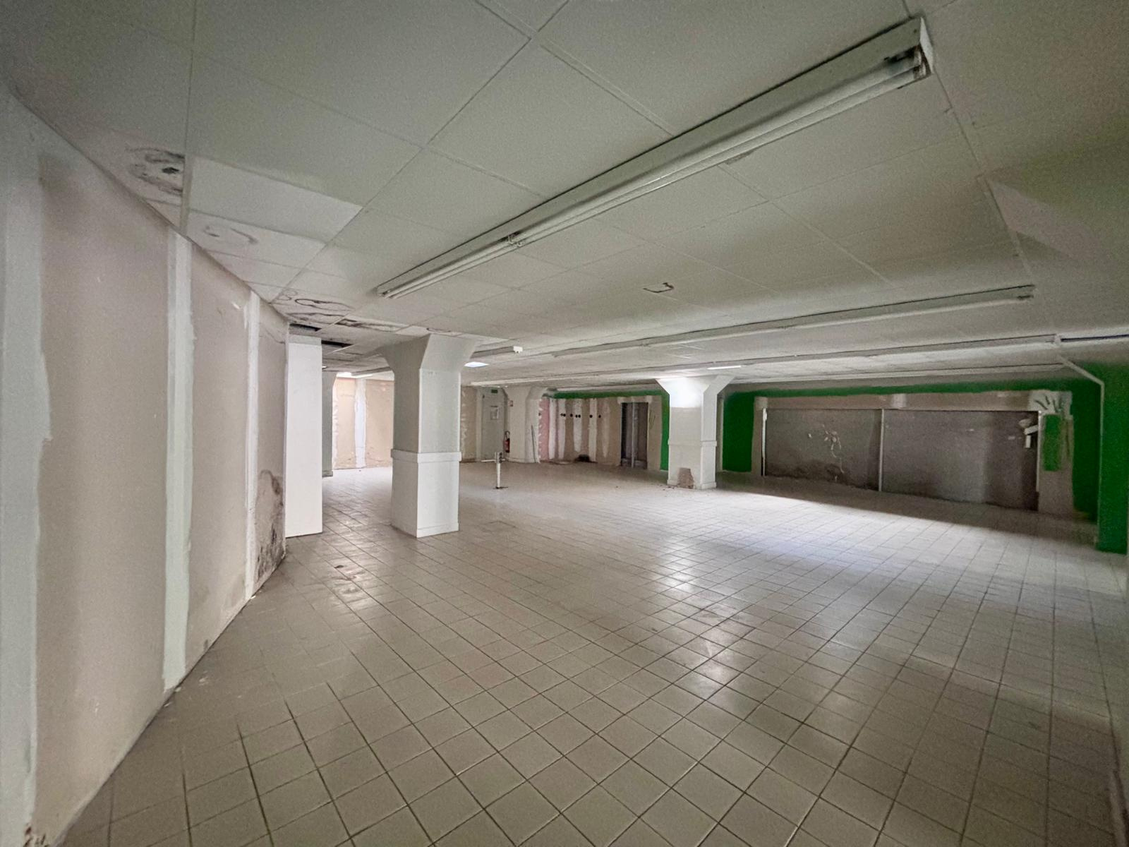 Murs Commerciaux 500m² – Angers