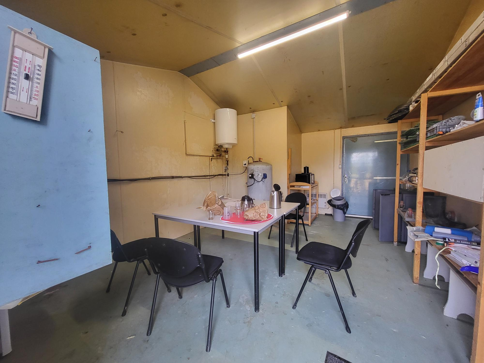 Entrepôt 1700m² – La possonniere