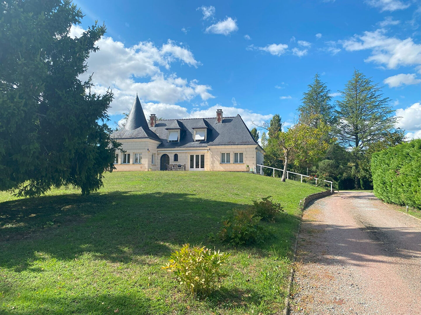 Maison 282m² – 
ANGERS