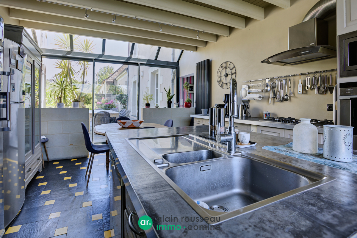 Maison 279m² – 
MURS ERIGNE