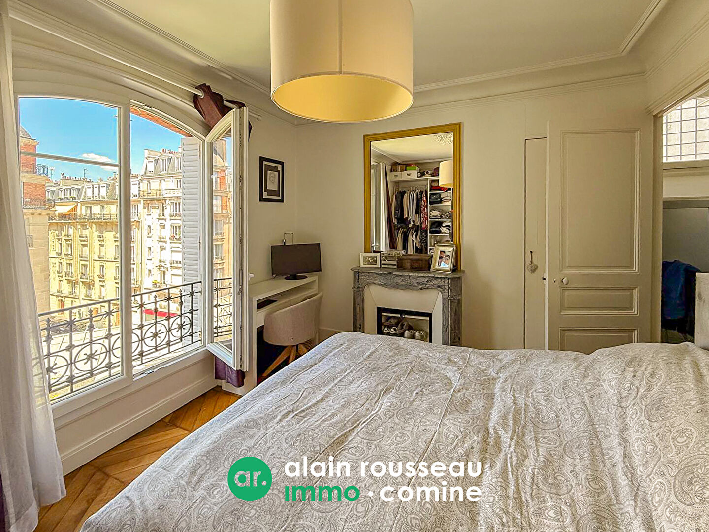 Appartement 85.53m² – 
PARIS