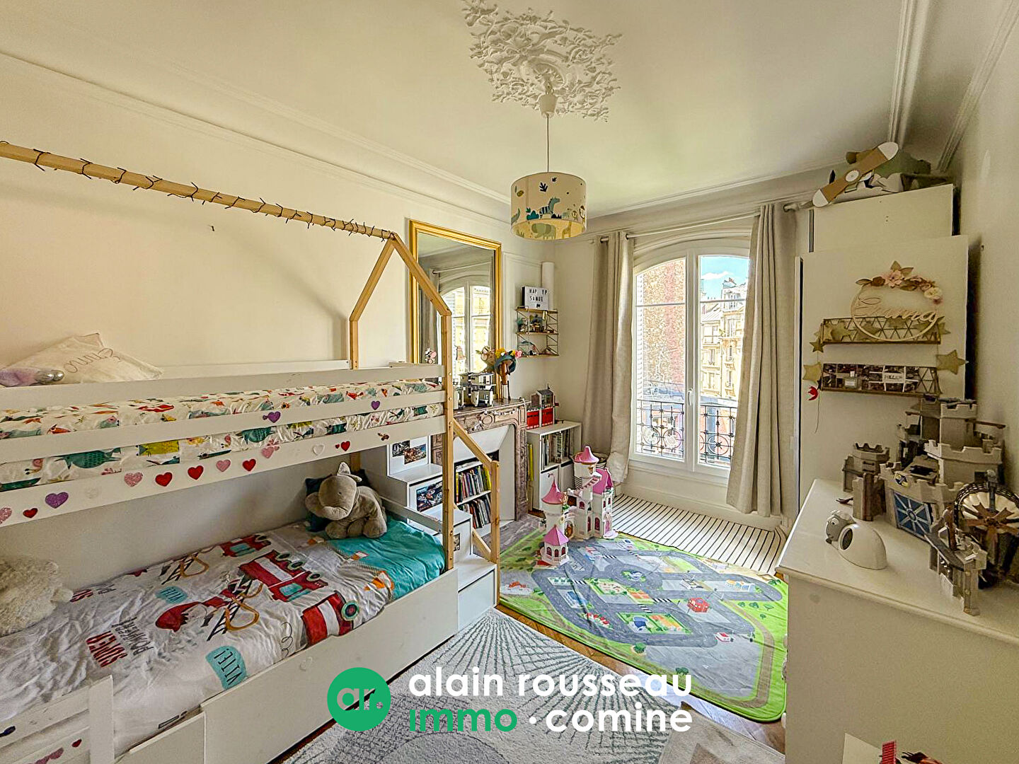 Appartement 85.53m² – 
PARIS