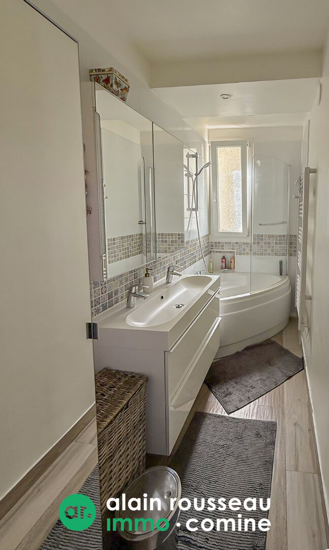 Appartement 85.53m² – 
PARIS
