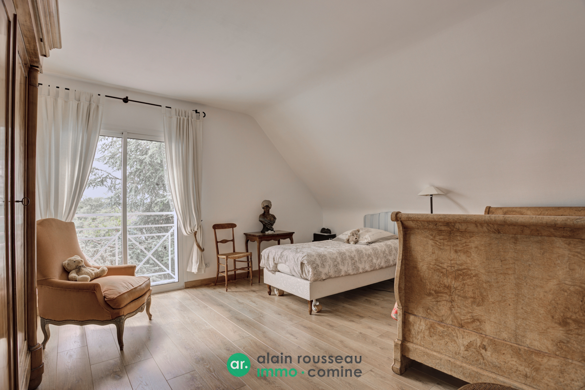 Maison 277m² – 
LES PONTS DE CE