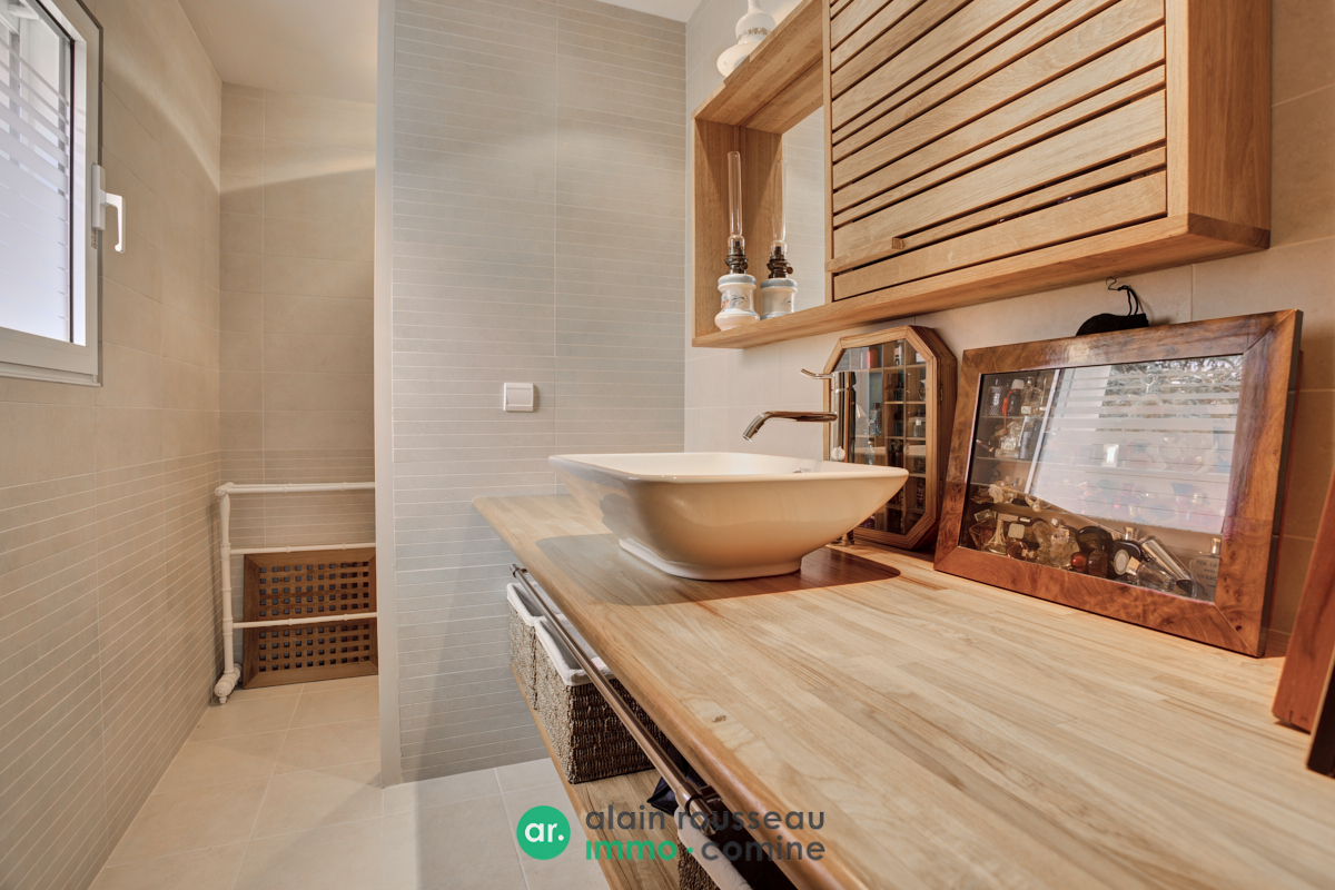 Maison 277m² – 
LES PONTS DE CE