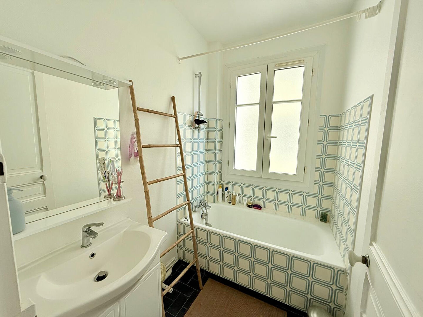 Appartement 60.04m² – 
PARIS