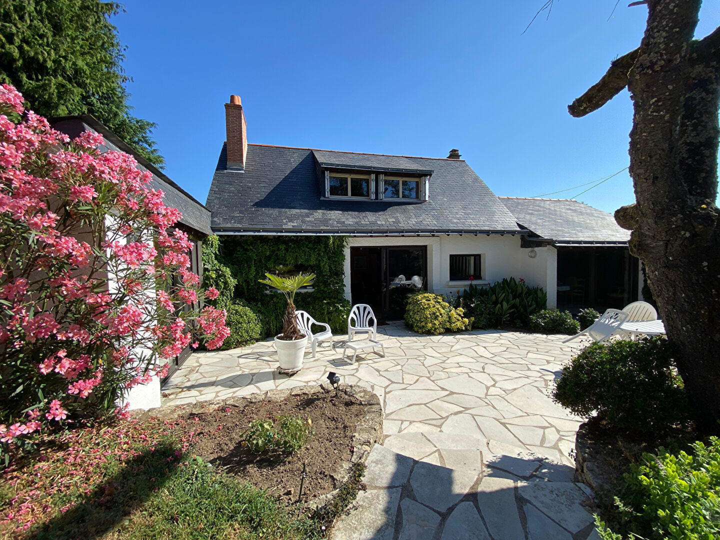 Maison 123.62m² – 
SOULAIRE ET BOURG