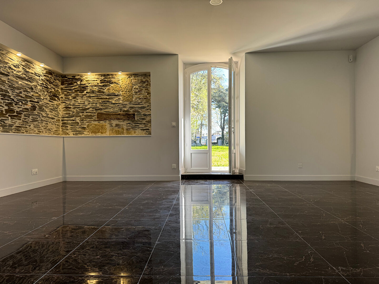 Maison 205m² –
SAINT BARTHELEMY D ANJOU Maison 205m² –
SAINT BARTHELEMY D ANJOU