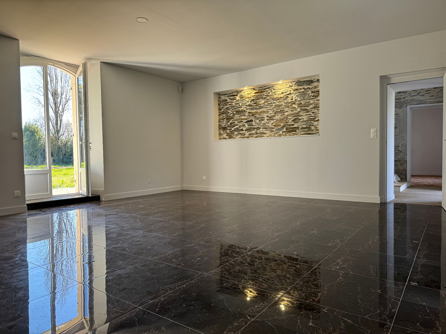 Maison 205m² –
SAINT BARTHELEMY D ANJOU Maison 205m² –
SAINT BARTHELEMY D ANJOU