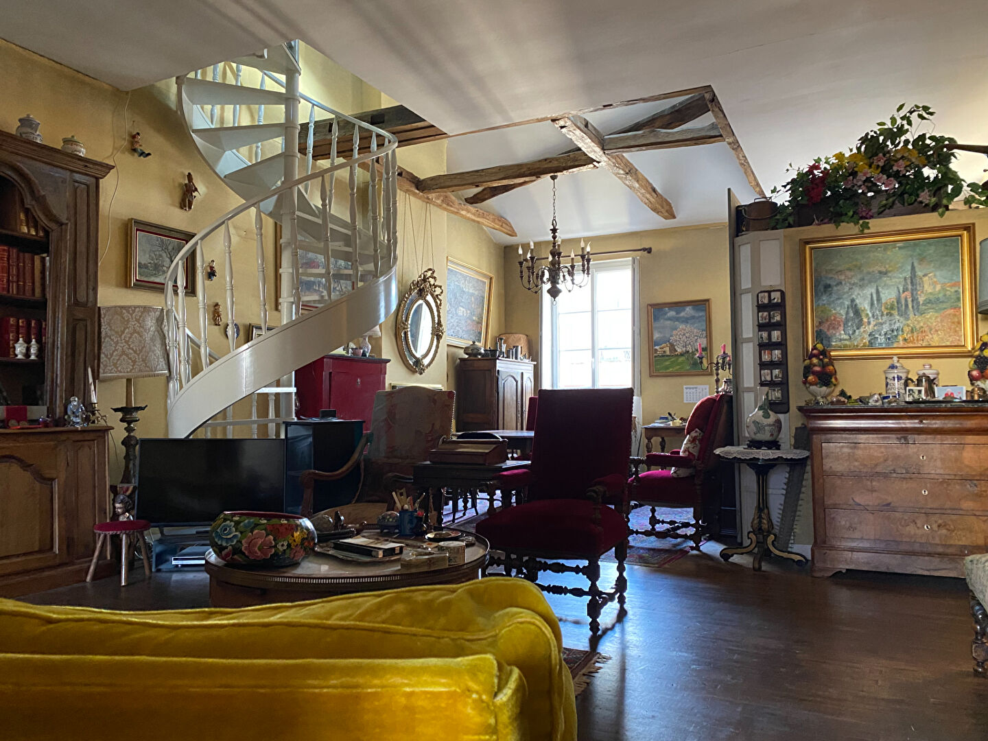 Appartement 107m² –
ANGERS Appartement 107m² –
ANGERS