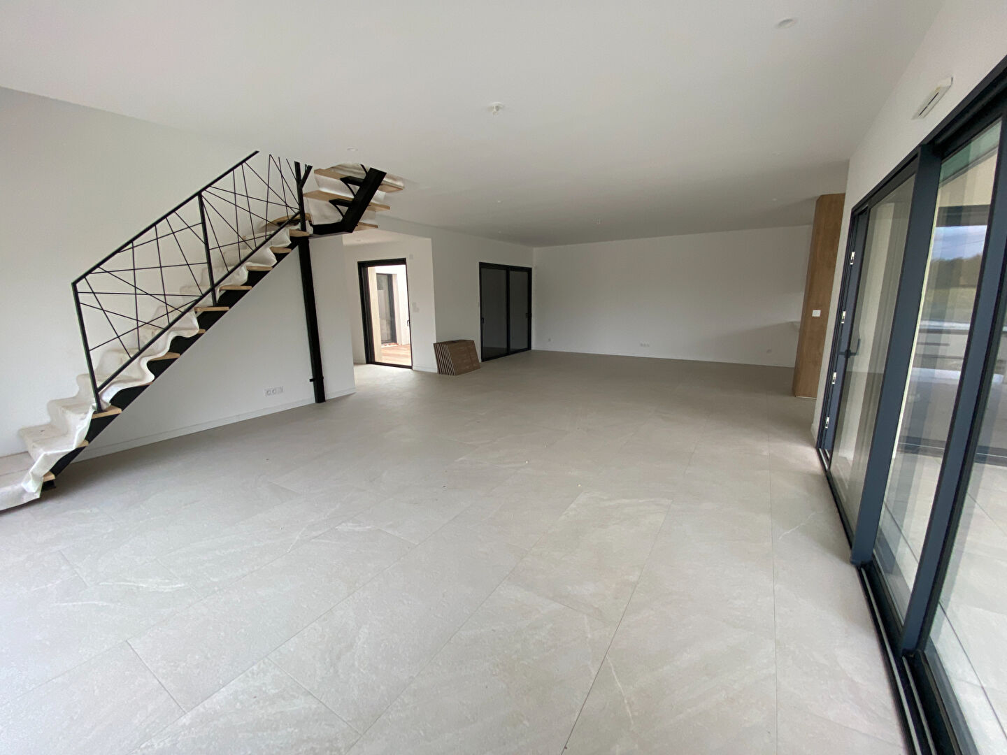 Maison 165m² –
LES GARENNES SUR LOIRE Maison 165m² –
LES GARENNES SUR LOIRE