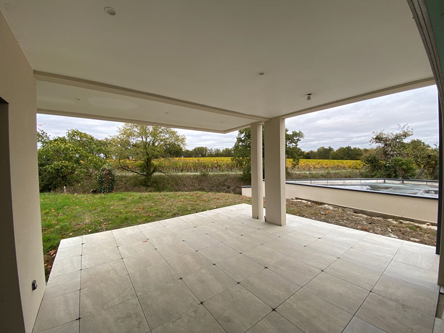 Maison 165m² –
LES GARENNES SUR LOIRE Maison 165m² –
LES GARENNES SUR LOIRE