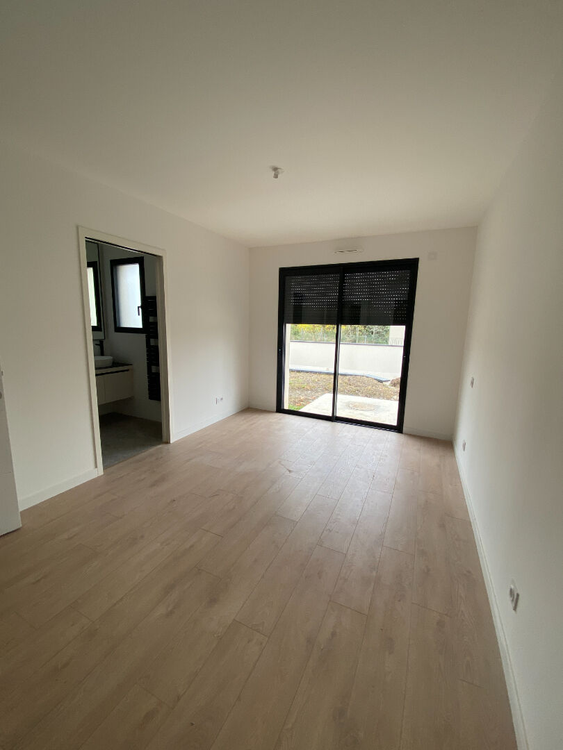 Maison 165m² –
LES GARENNES SUR LOIRE Maison 165m² –
LES GARENNES SUR LOIRE