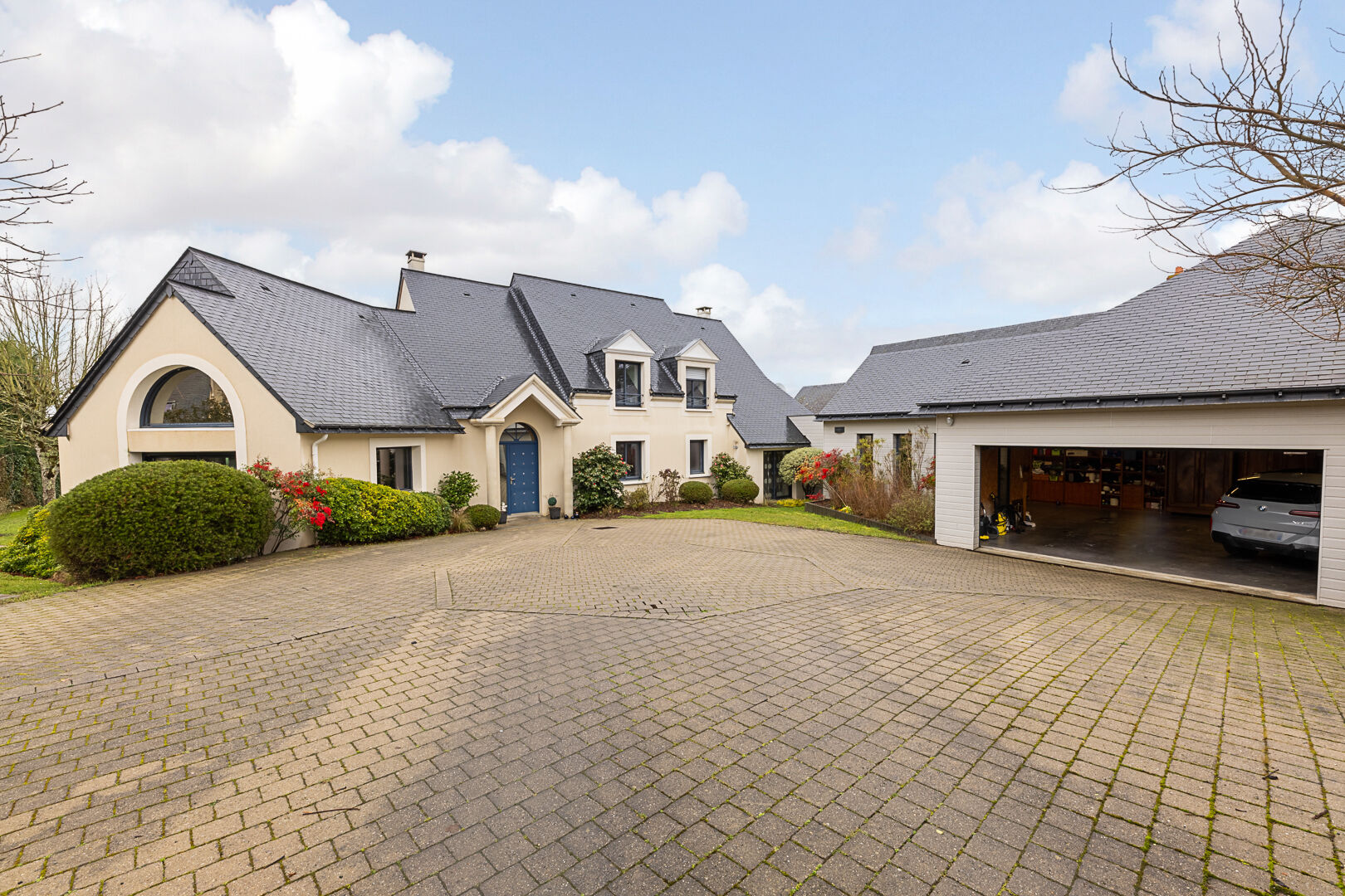 Maison 253m² – 
MURS ERIGNE