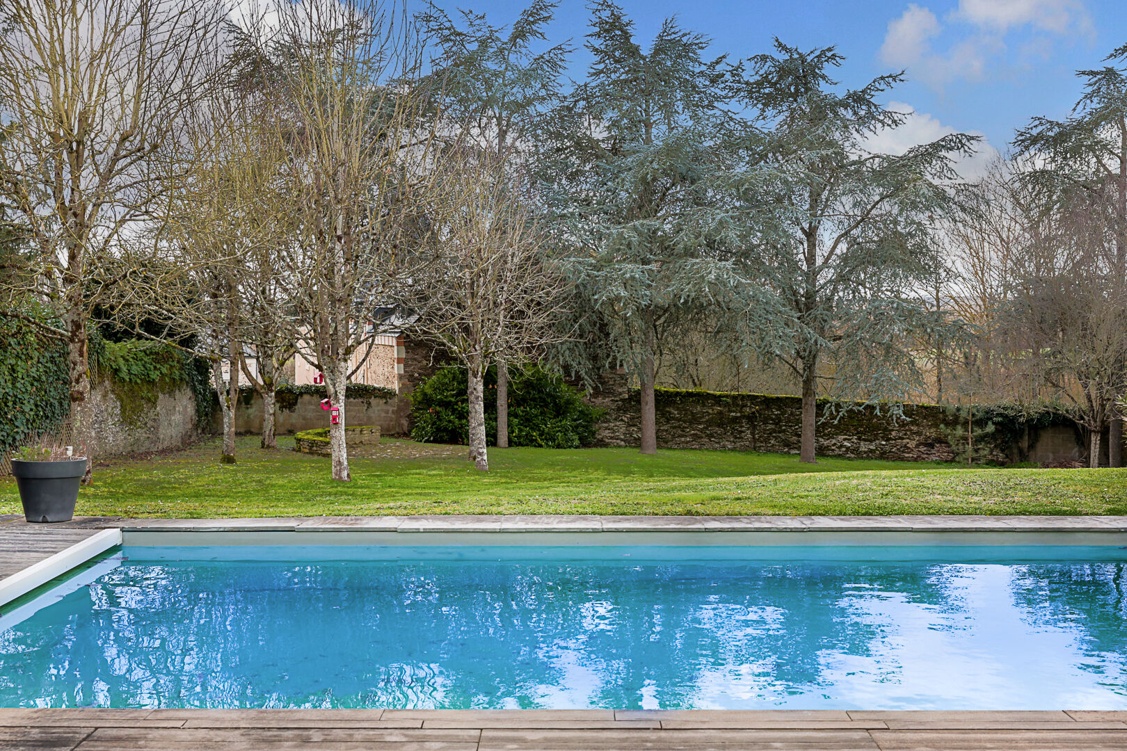 Maison 253m² – 
MURS ERIGNE