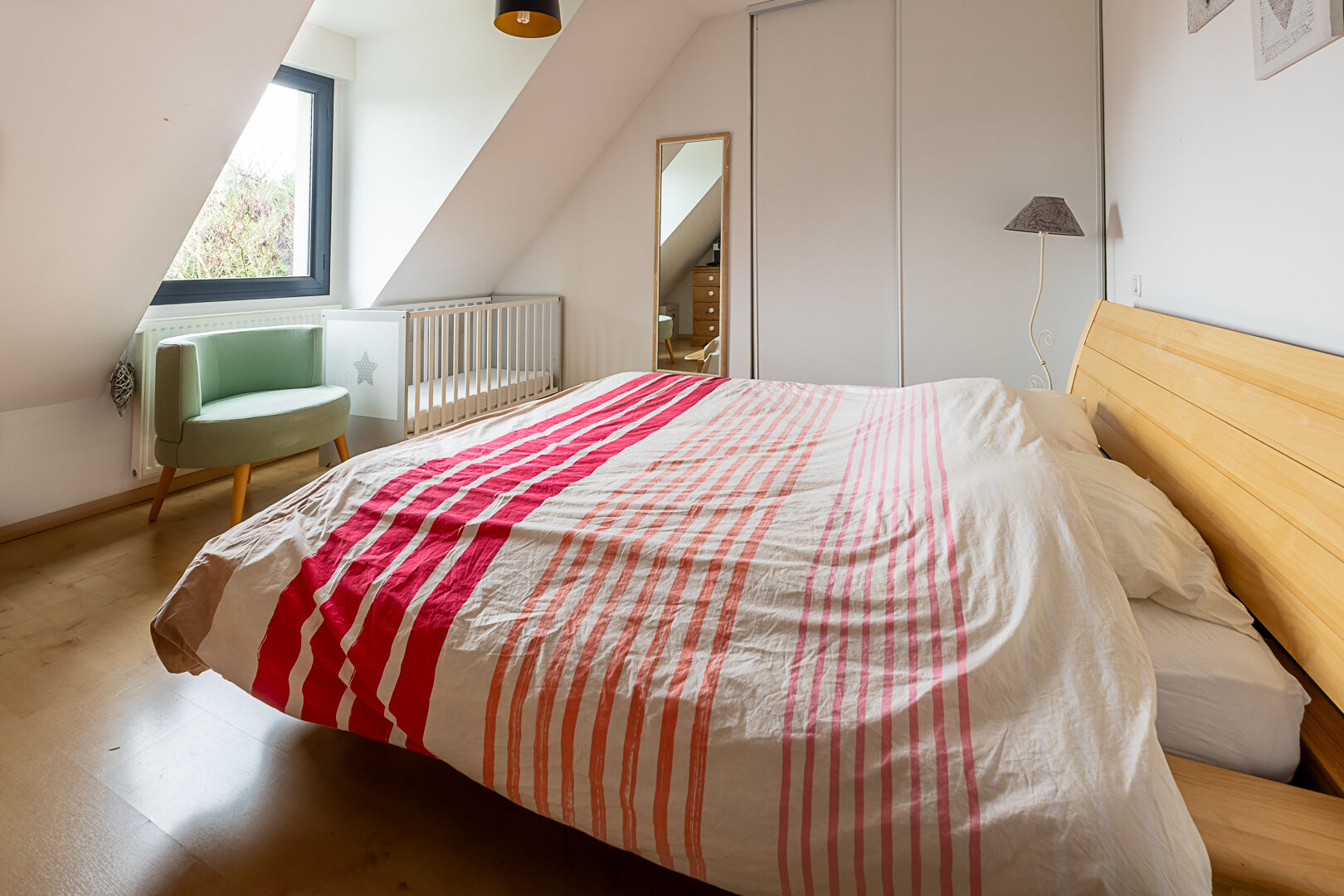 Maison 253m² – 
MURS ERIGNE