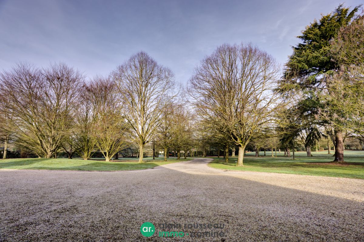 Maison 350m² – 
MIRE