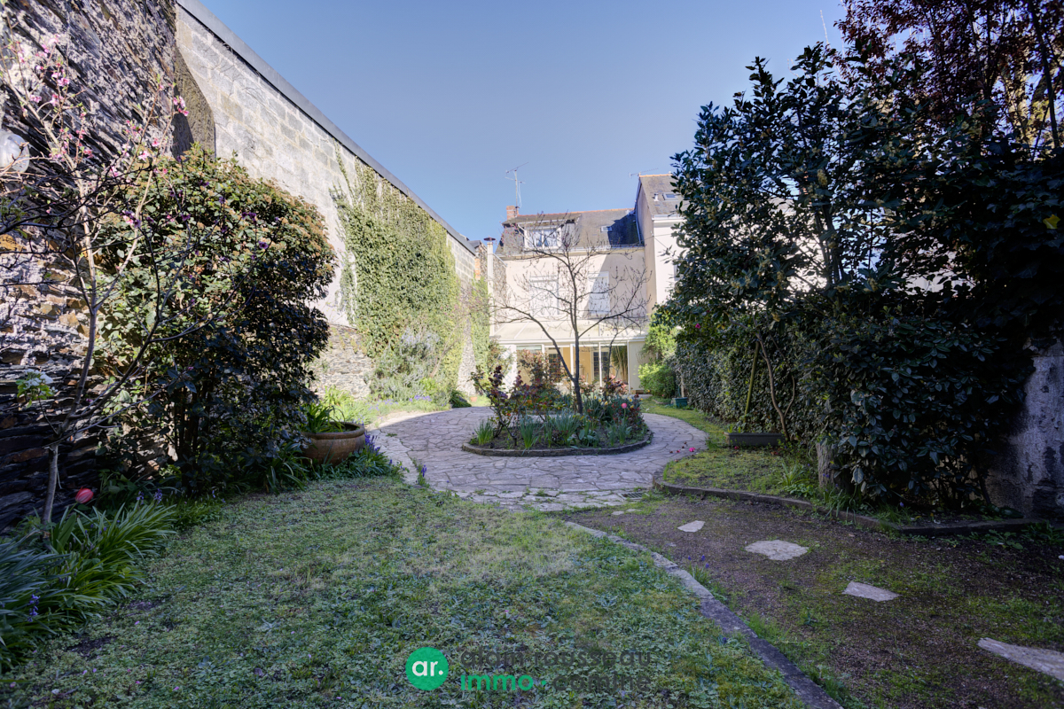 Maison 184m² – 
ANGERS