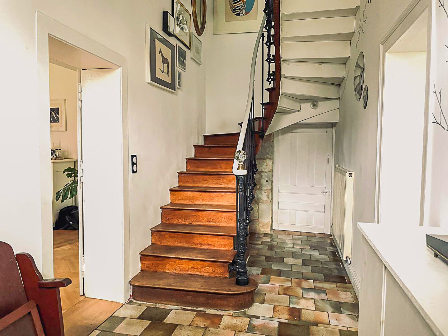 Maison 217m² –
LA MENITRE Maison 217m² –
LA MENITRE