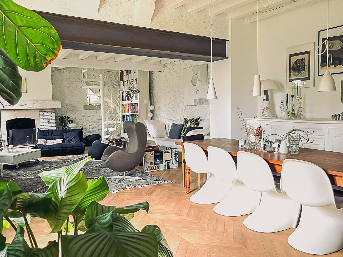 Maison 217m² –
LA MENITRE Maison 217m² –
LA MENITRE